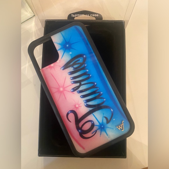 WILDFLOWER iPhone11 Taurus Star Sign Case - Picture 5 of 5